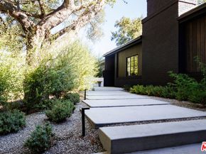 3860 Kingswood Road, Sherman Oaks CA 91403