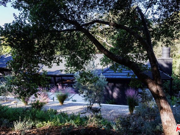 3860 Kingswood Road, Sherman Oaks CA 91403