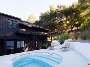 3860 Kingswood Road, Sherman Oaks CA 91403