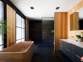 3860 Kingswood Road, Sherman Oaks CA 91403