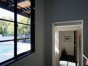 3860 Kingswood Road, Sherman Oaks CA 91403