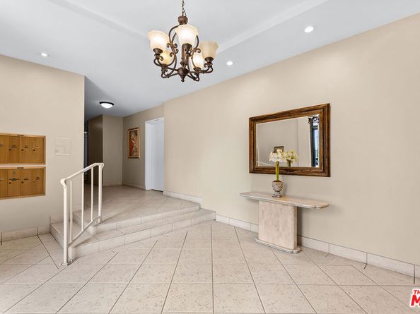 2318 Fox Hills Drive 102, Los Angeles CA 90064