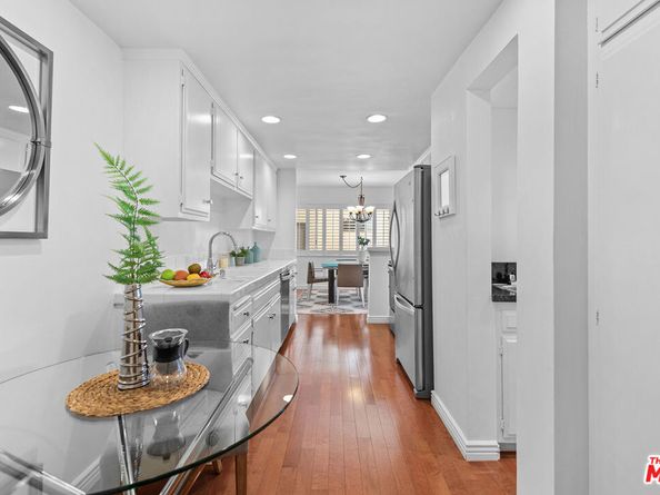 2318 Fox Hills Drive 102, Los Angeles CA 90064