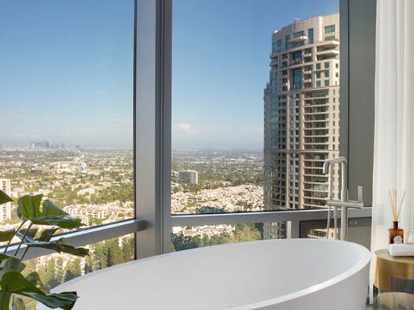 211 W Elm Court 26C, Los Angeles CA 90067