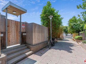 106 Paloma Avenue, Venice CA 90291