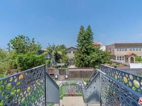 106 Paloma Avenue, Venice CA 90291
