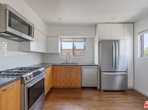 106 Paloma Avenue, Venice CA 90291