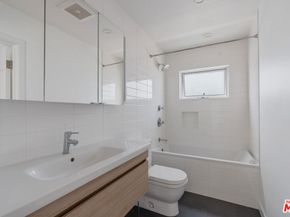 106 Paloma Avenue, Venice CA 90291
