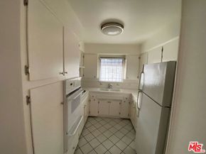 1743 N Edgemont Street 3, Los Angeles CA 90027