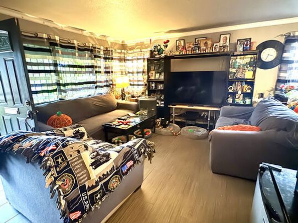 859 W 33rd Way, Long Beach CA 90806