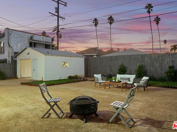 2209 West Boulevard, Los Angeles CA 90016