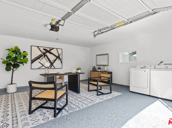 2209 West Boulevard, Los Angeles CA 90016