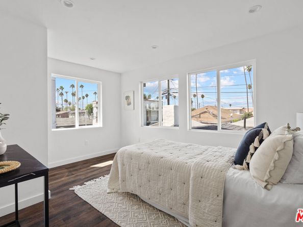 2209 West Boulevard, Los Angeles CA 90016