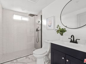 2209 West Boulevard, Los Angeles CA 90016