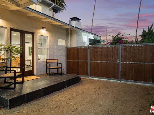 2209 West Boulevard, Los Angeles CA 90016