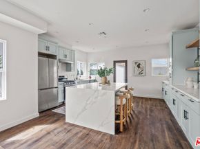 2209 West Boulevard, Los Angeles CA 90016