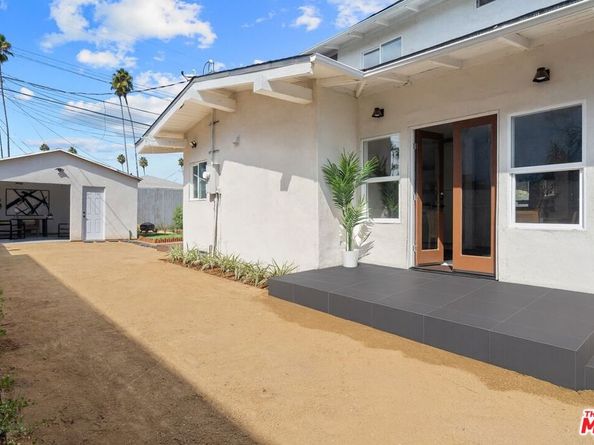 2209 West Boulevard, Los Angeles CA 90016