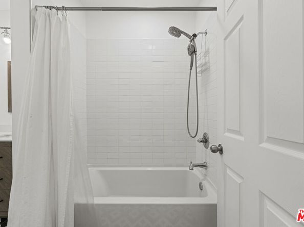 1215 5th Avenue, Los Angeles CA 90019