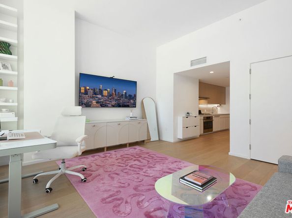 877 Francisco Street 919, Los Angeles CA 90017