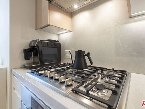 877 Francisco Street 919, Los Angeles CA 90017