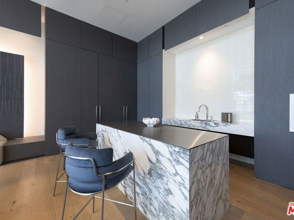 877 Francisco Street 919, Los Angeles CA 90017