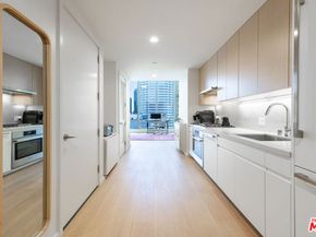 877 Francisco Street 919, Los Angeles CA 90017