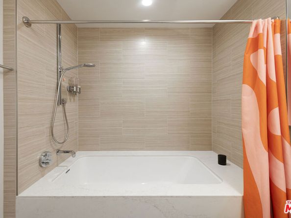 877 Francisco Street 919, Los Angeles CA 90017