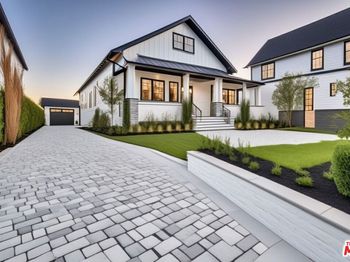 1207 S Harvard Boulevard