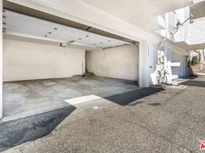 28390 Rey De Copas Lane, Malibu CA 90265