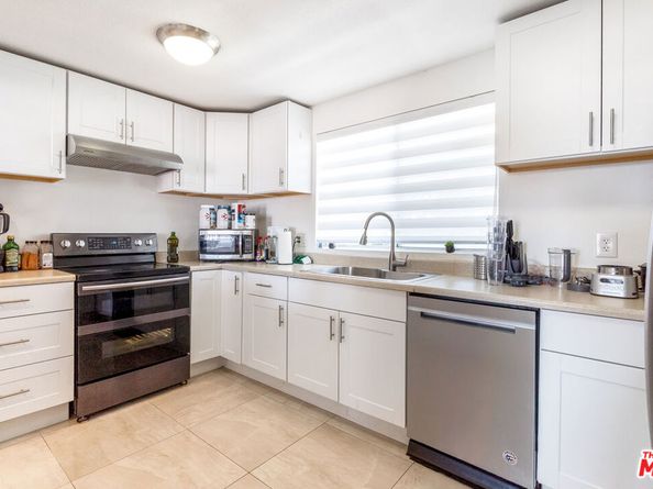 28390 Rey De Copas Lane, Malibu CA 90265