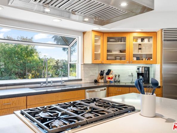 12004 Briarvale Lane, Studio City CA 91604