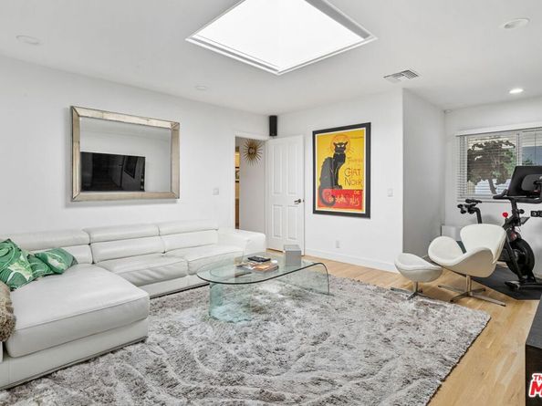 12004 Briarvale Lane, Studio City CA 91604