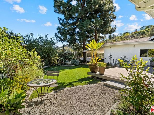 12004 Briarvale Lane, Studio City CA 91604