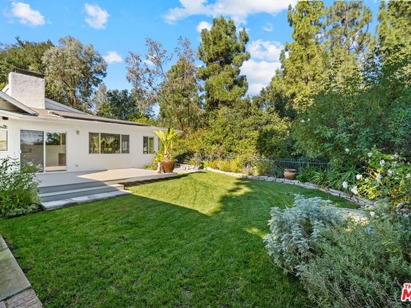 12004 Briarvale Lane, Studio City CA 91604