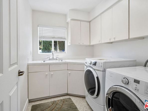 12004 Briarvale Lane, Studio City CA 91604