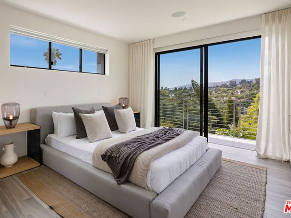 5751 Valley Oak Drive, Los Angeles CA 90068