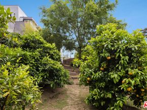 5751 Valley Oak Drive, Los Angeles CA 90068