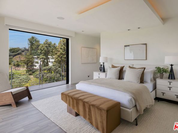 5751 Valley Oak Drive, Los Angeles CA 90068