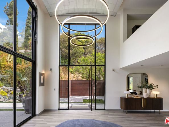 5751 Valley Oak Drive, Los Angeles CA 90068