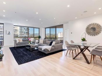 10430 Wilshire Boulevard