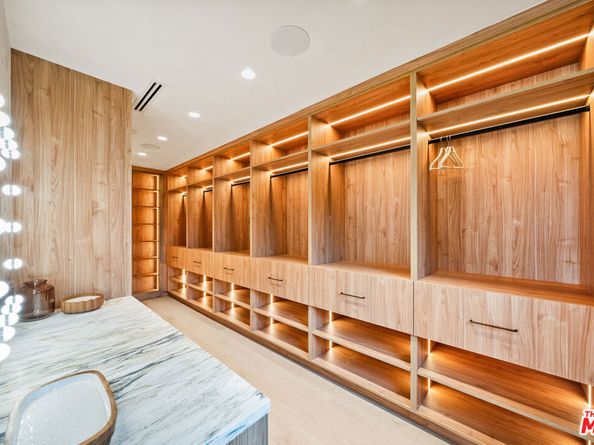 11351 Dona Lisa Drive, Studio City CA 91604