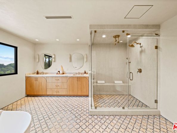 11351 Dona Lisa Drive, Studio City CA 91604