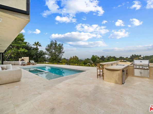 11351 Dona Lisa Drive, Studio City CA 91604