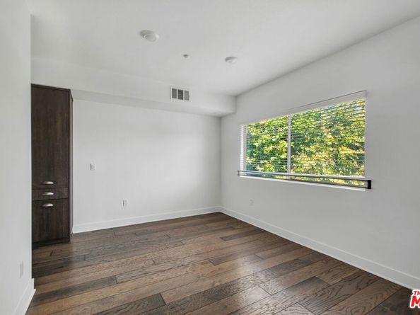 2974 Ripple Place 203, Los Angeles CA 90039