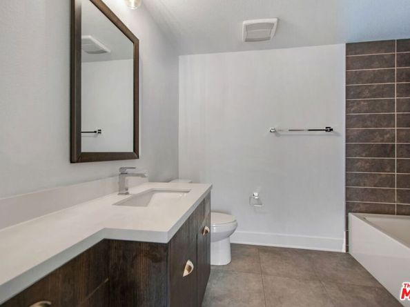 2974 Ripple Place 203, Los Angeles CA 90039