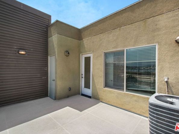 2974 Ripple Place 203, Los Angeles CA 90039