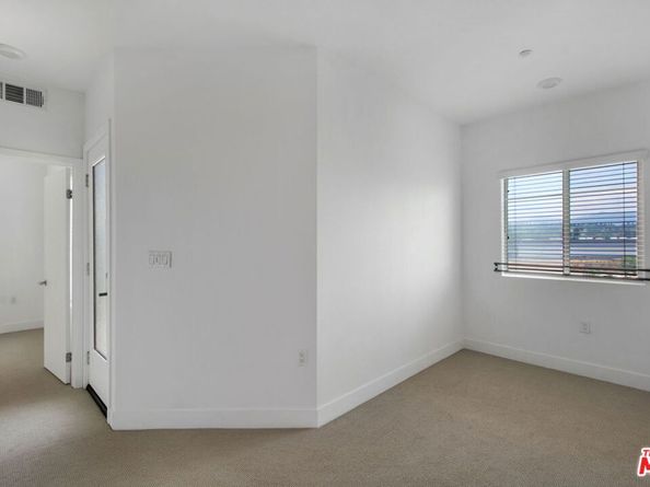 2974 Ripple Place 203, Los Angeles CA 90039