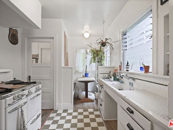 1811 Effie Street, Los Angeles CA 90026