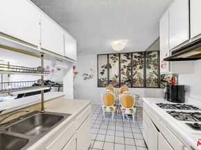 421 S La Fayette Park Place 301, Los Angeles CA 90057