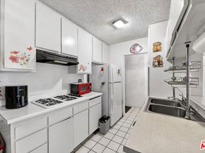 421 S La Fayette Park Place 301, Los Angeles CA 90057